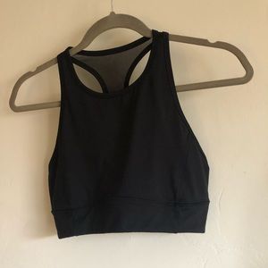 Lucy high neck sports bra